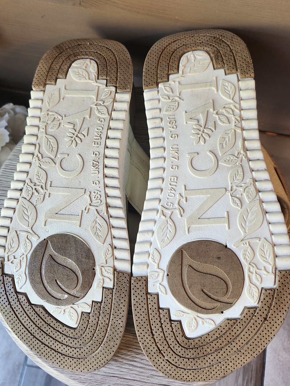 ONCAI ORTHOPEDIC CUSHION RECOVERY FLIP FLOP WOMENS SIZE 9.5 - Picture 7 of 8